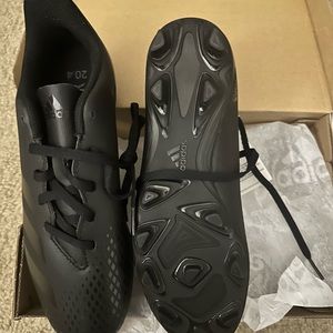 BRAND NEW SOCCER CLEATS